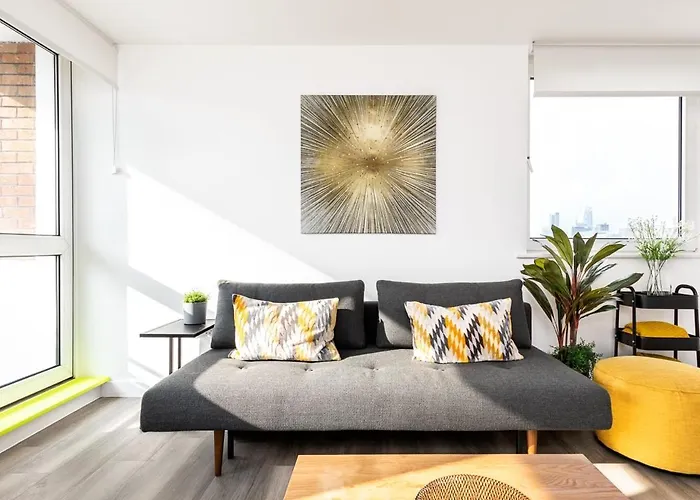 Bright London Bridge Apartment